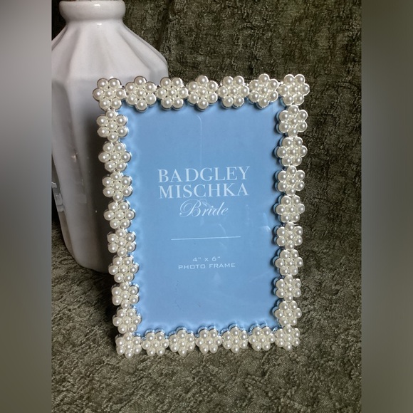 Badgley Mischka Bride Collection Pearls Silver Design 4x6 Photo Frame - Picture 1 of 4
